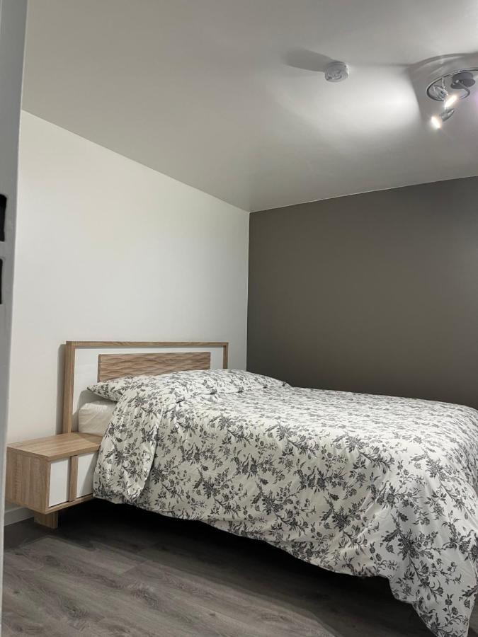 Superbe Appartement Au Bord Du Canal De St Quentin Сен-Кантен Екстер'єр фото